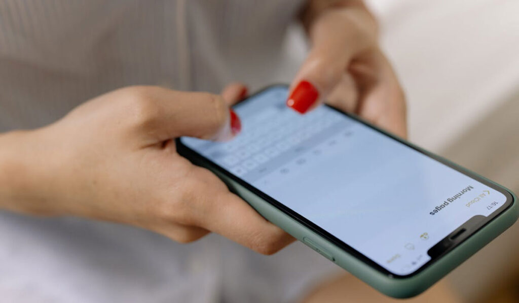 dotik-pametni-telefon